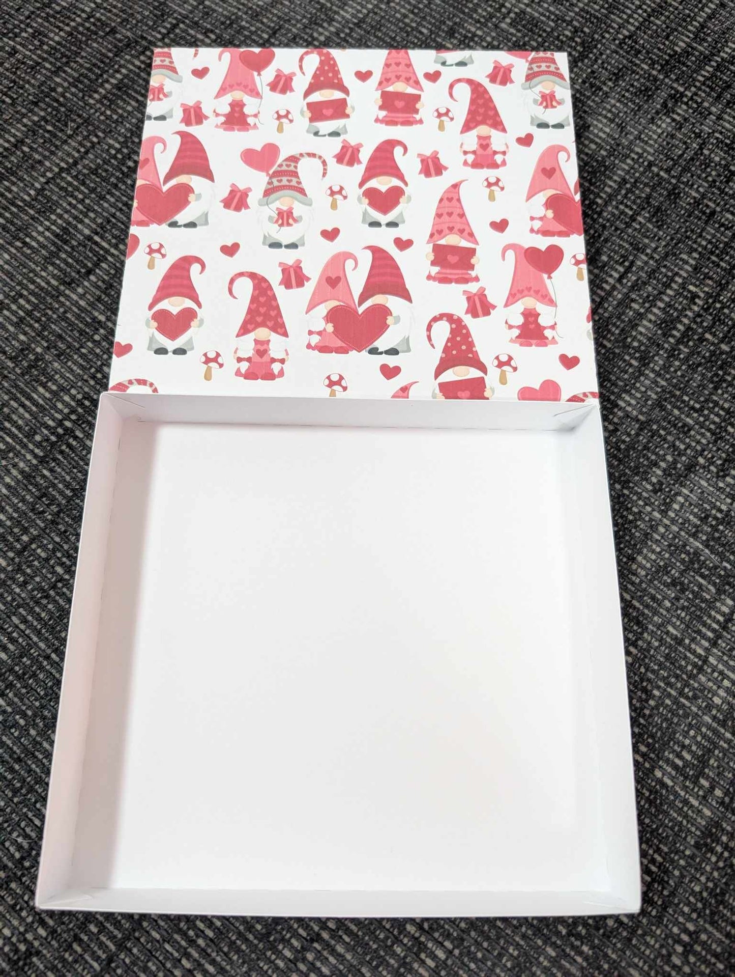 Valentines & Mothers Day 16 Cavity Tray Boxes and Gonk Mould