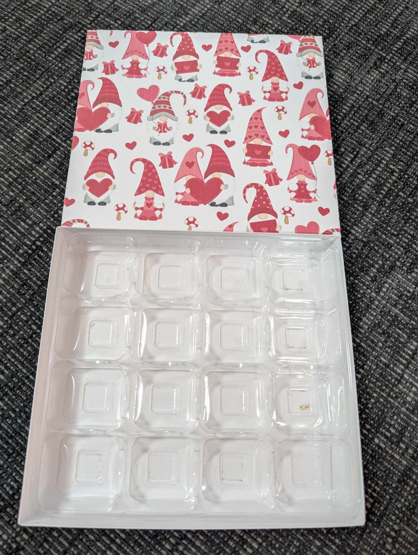 Valentines & Mothers Day 16 Cavity Tray Boxes and Gonk Mould