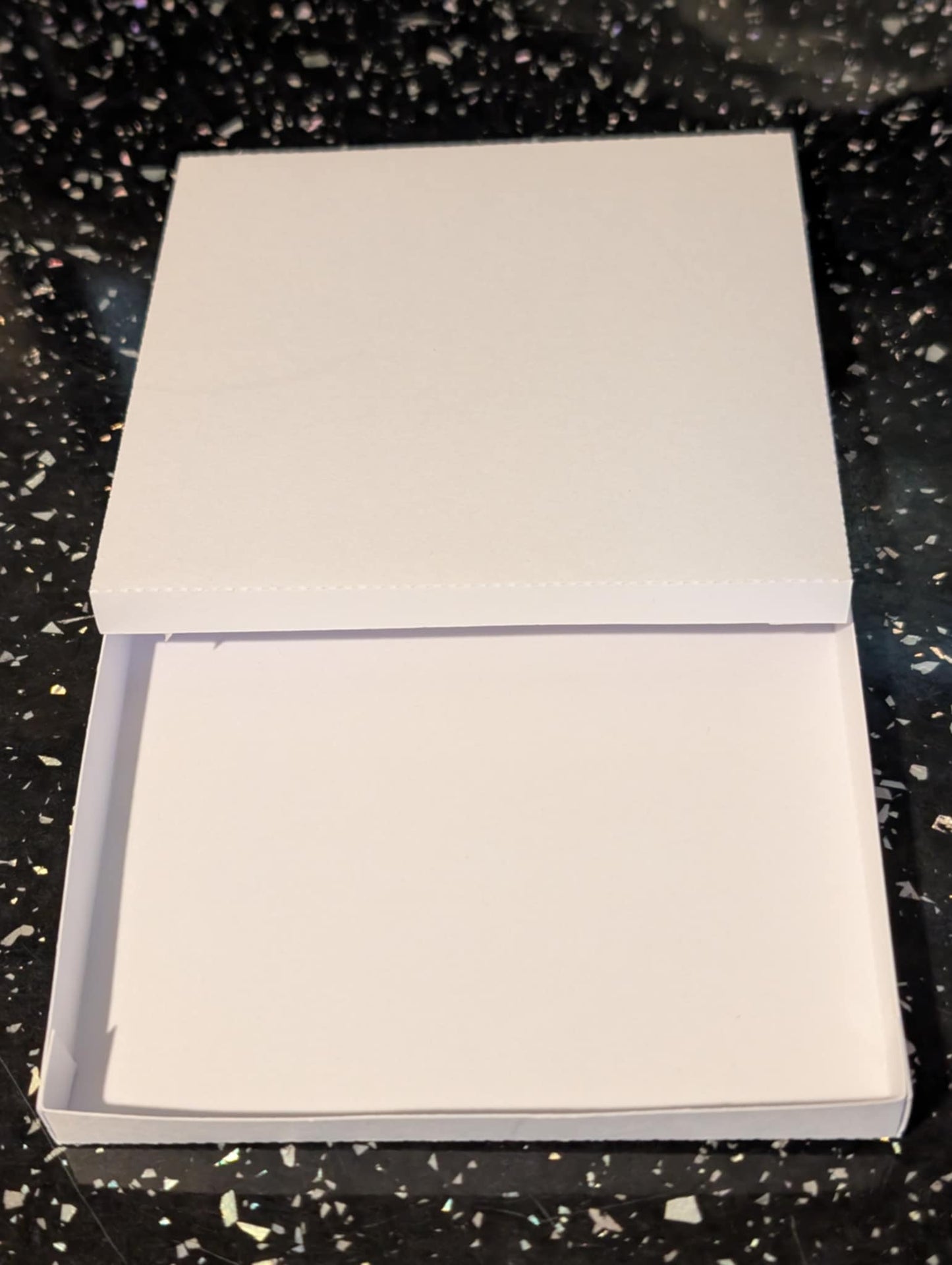 10cm x 10cm x 1cm Box - White Lid and Base